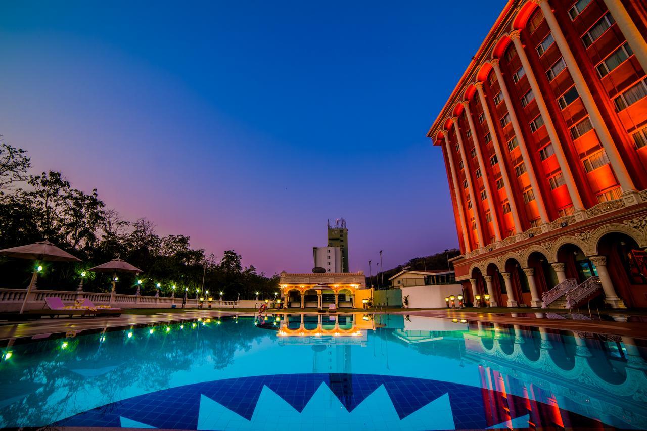 Ramoji Film City- Sitara Luxury Hotel Pedda Ambarpet Eksteriør billede