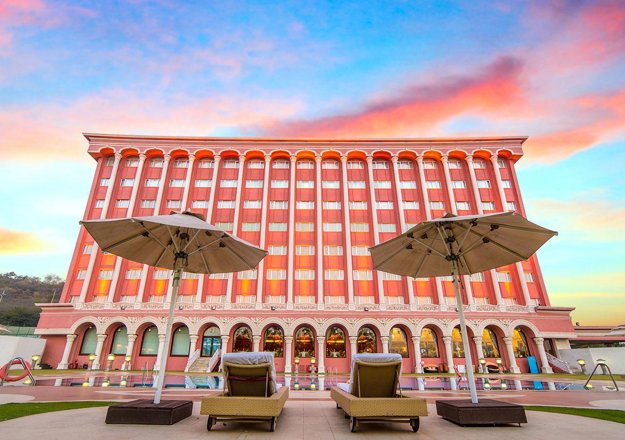 Ramoji Film City- Sitara Luxury Hotel Pedda Ambarpet Eksteriør billede